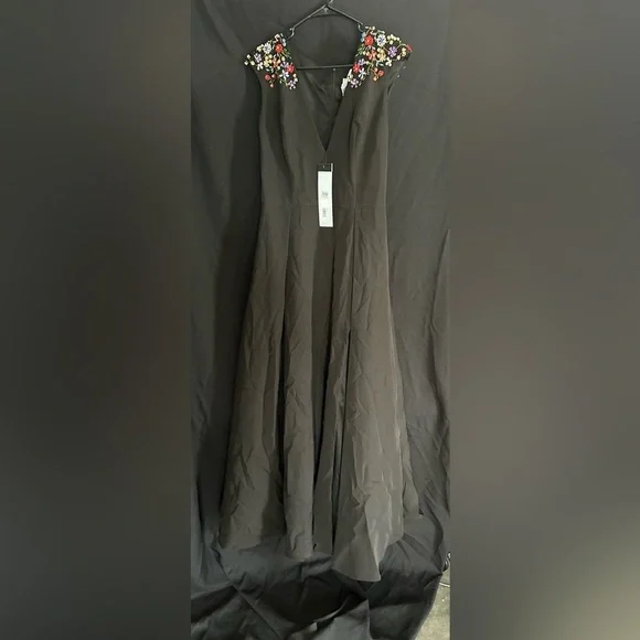 Mac Duggal Black‎ Maxi Dress with Floral Embroidery - Picture 4 of 6